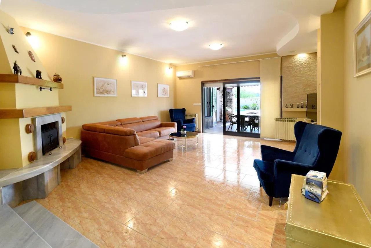 Holiday Home Villa Margherita プーラ クロアチア