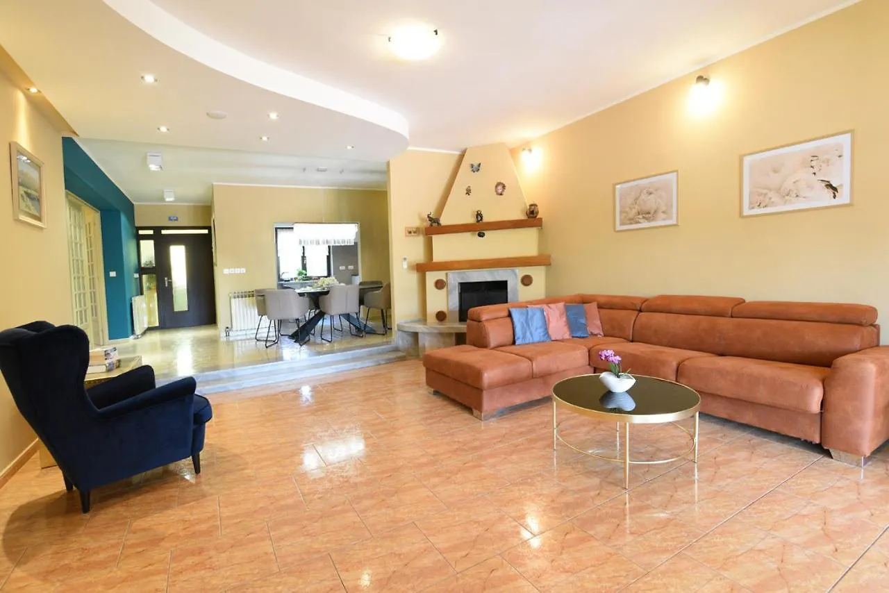 Holiday Home Villa Margherita プーラ